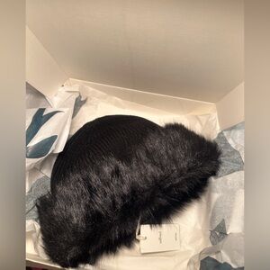 Aritzia Black Beanie Hat with fur Merino Wool